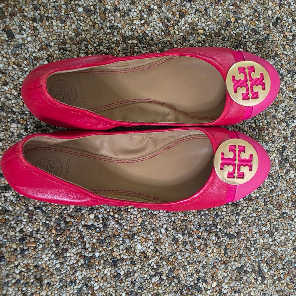 Tory Burch Reva Pink Leather Ballet Flats Gold Logo Medallion Size 8.5M